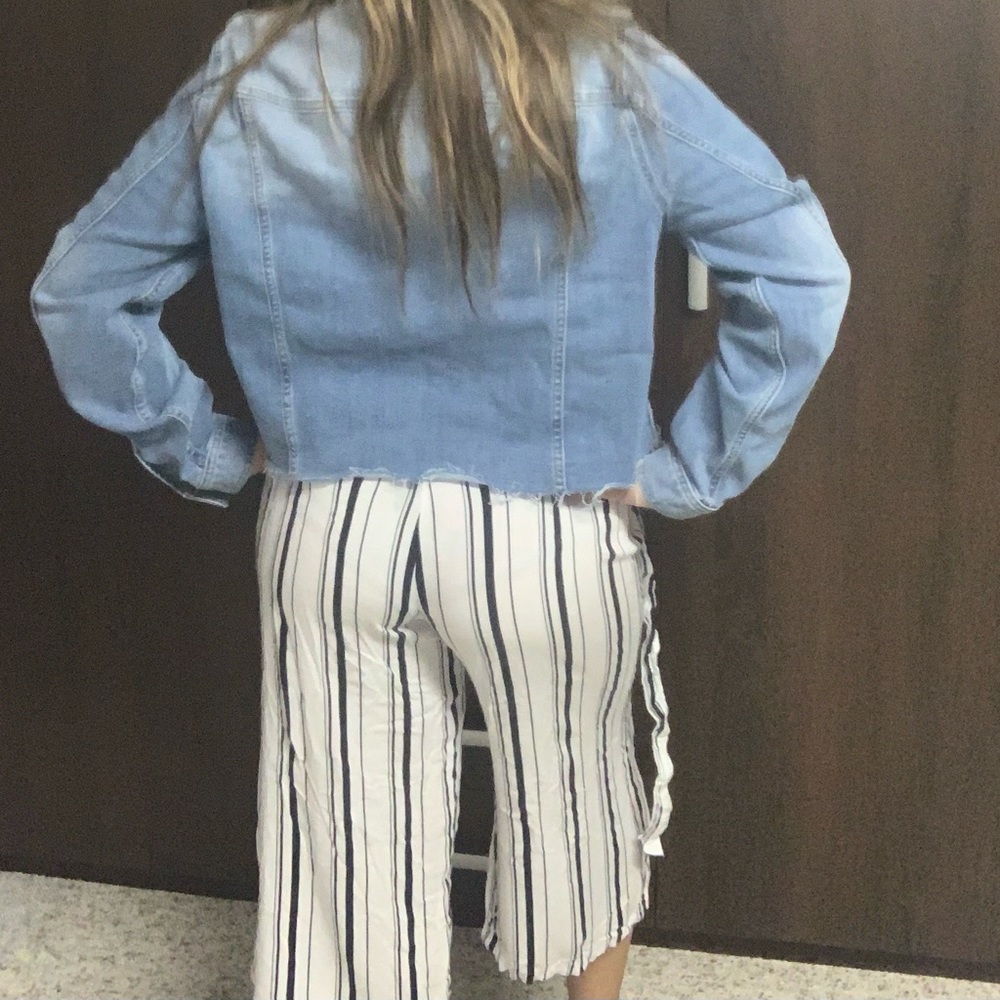 Urbanology Black&White Striped Capri Pants $8 PRICE DROP ‼️